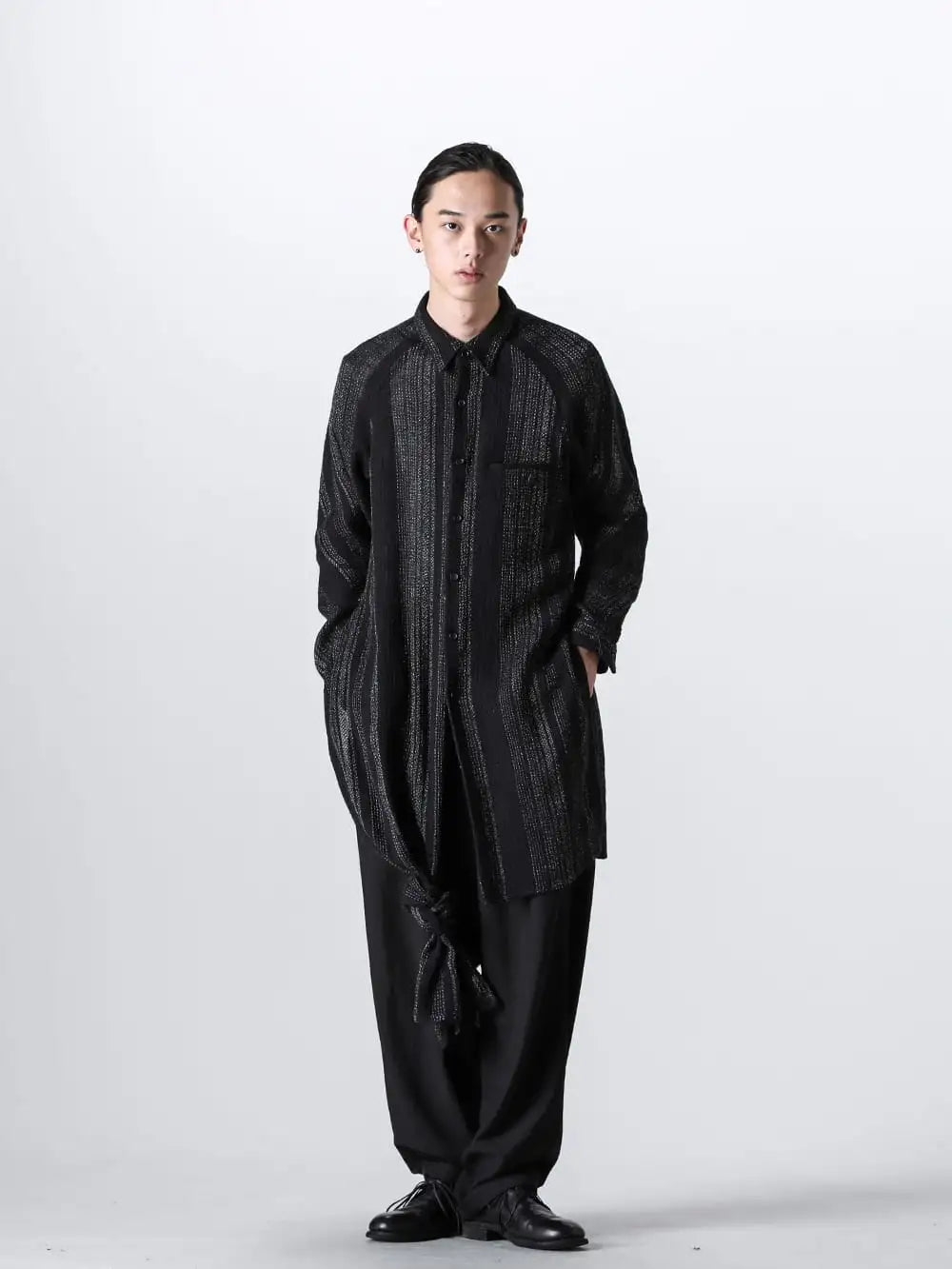 Yohji Yamamoto - 24SS collection Style #2 - HS-B31-012 - Hem Knot Stripe blouse - HS-P35-102 - Side Tuck Pants 2-001