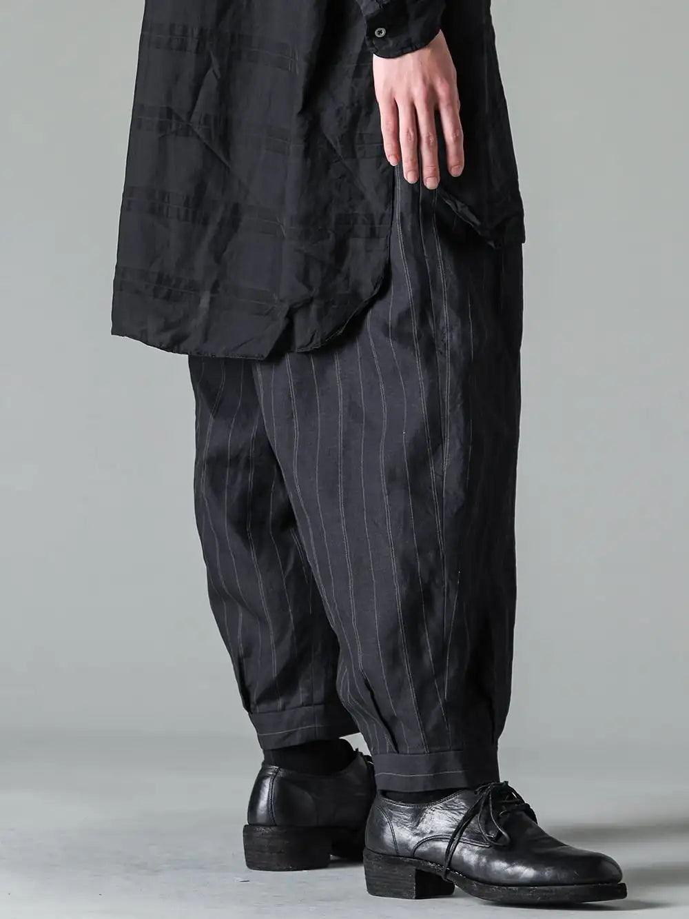 KLASICA 24SS - Thoughtfully crafted standard pants - 24C-TRZ009-GOSSE-Wp-ver Tucked x2 Trousers - 992x-black-guidi Classic Derby Shoes Laced Up Single Sole - Horse Full Grain - 992X Black 3-003