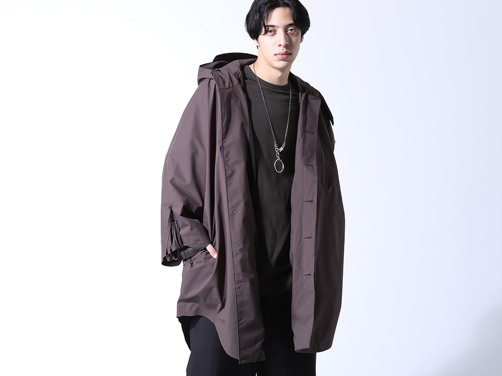 Norwegian Rain / Yohji Yamamoto / WERKSTATT:MÜNCHEN 2024SS - Raincoat with Innovative Design - HS-D02-014(Front Asymmetry Jacket) HJ-V05-013(No Collar Vest) HS-B36-305(False Collar Blouse) MS-P29-028(Decorative Cloth Pants) - 2-001