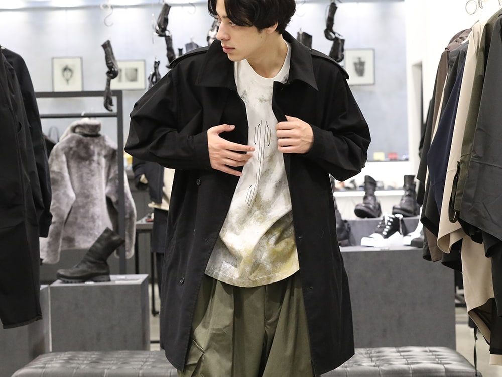 Yohji Yamamoto / JULIUS 2024SS - Design with attention to details in Blouson  - HS-Y01-002(Trench Style Blouson) 847CPM2-Off-White(Cotton SZ Jersey Print T-Shirt Off White) - 2-001