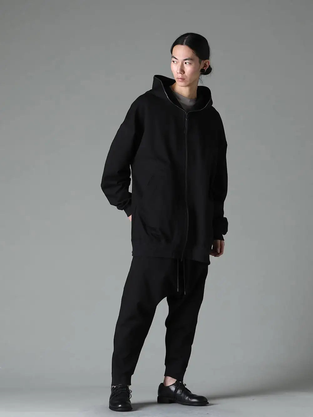 The Viridi-anne 24SS Styling - Lightweight sweatshirt that is both cool and resilient - VI-3734-01-Black Sweat Long Hoodie Black 1-001