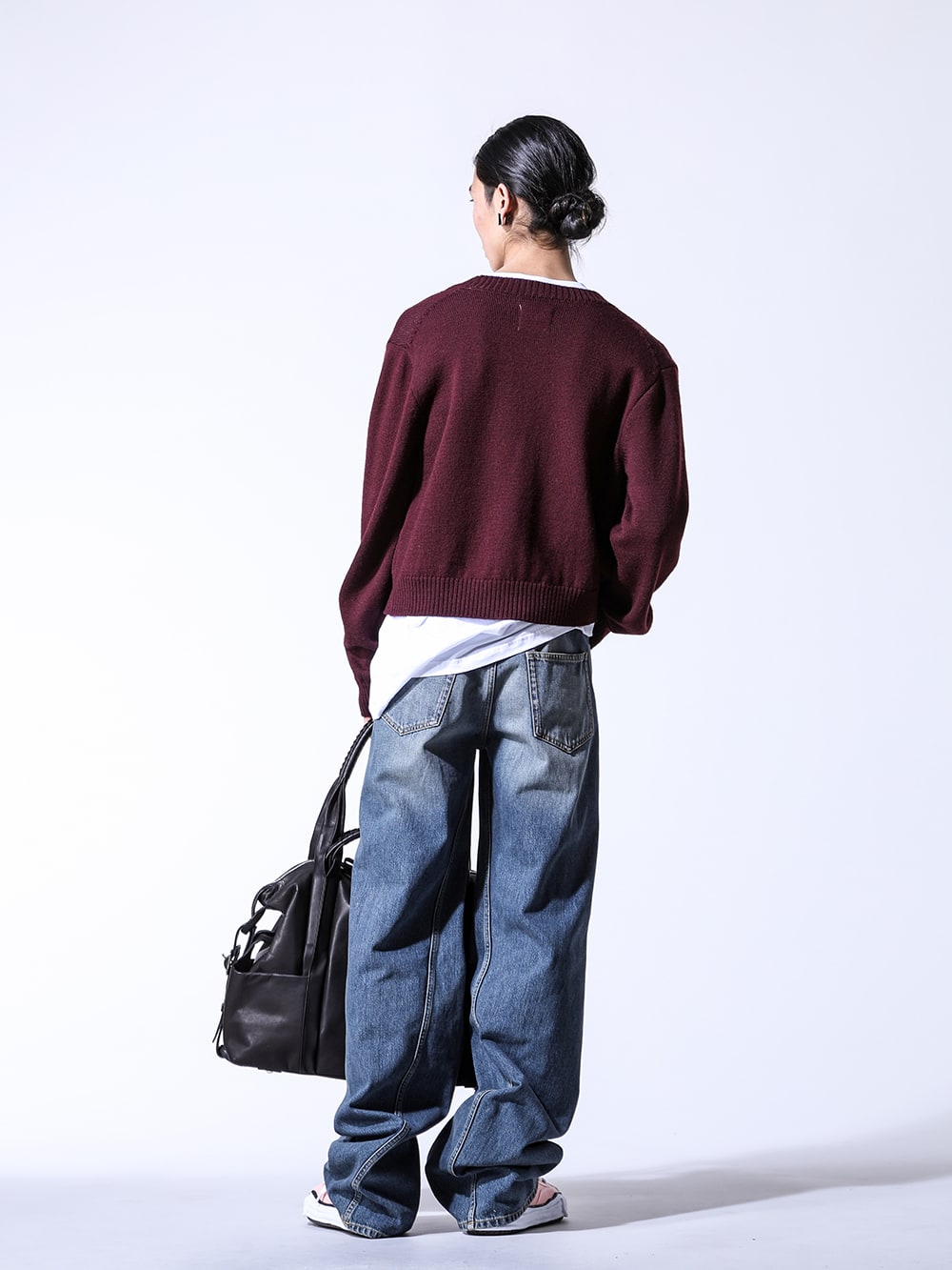 TAKAHIROMIYASHITATheSoloist / ACRONYM / cornelian taurus by daisuke iwanaga / LANVIN / MIHARAYASUHIRO 2024SS styling - Spring dressing with bright colours - sk.0007bAW23-Bordeaux(shetland wool cropped cardigan Bordeaux) S25-PR-C-White(Sleeveless T-shirt White) birth-handle-gloove-steer(FASCINATE Limited Birth Handle Gloove Steer) RM-TR0052-D069-P24(Baggy Twisted Denim Pants) A01FW702-pink(PETERSON Canvas Low Cut Sneaker Pink Pink) - 1-004