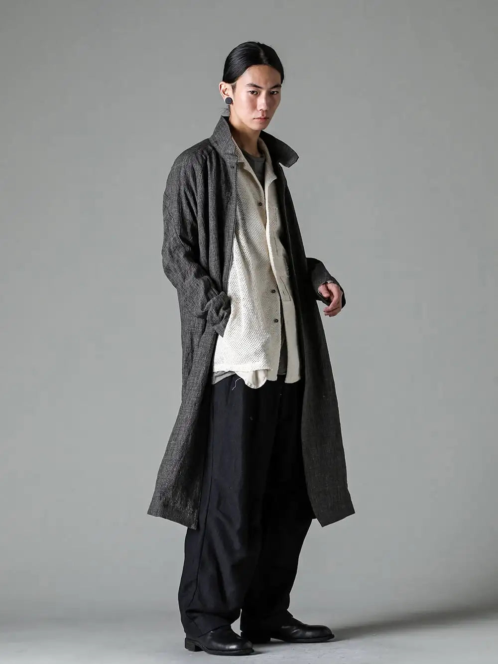 DEVOA(デヴォア) Chiahung SU (チャンホン スー) GUIDI(グイディ) 24SS(春夏) - ラフなイメージで着用できるカジュアルなパンツ - バックジップミドルブーツ - ホースフルグレインレザー - 988X PTE-LWNP バギーパンツ ウールリネン 4-004