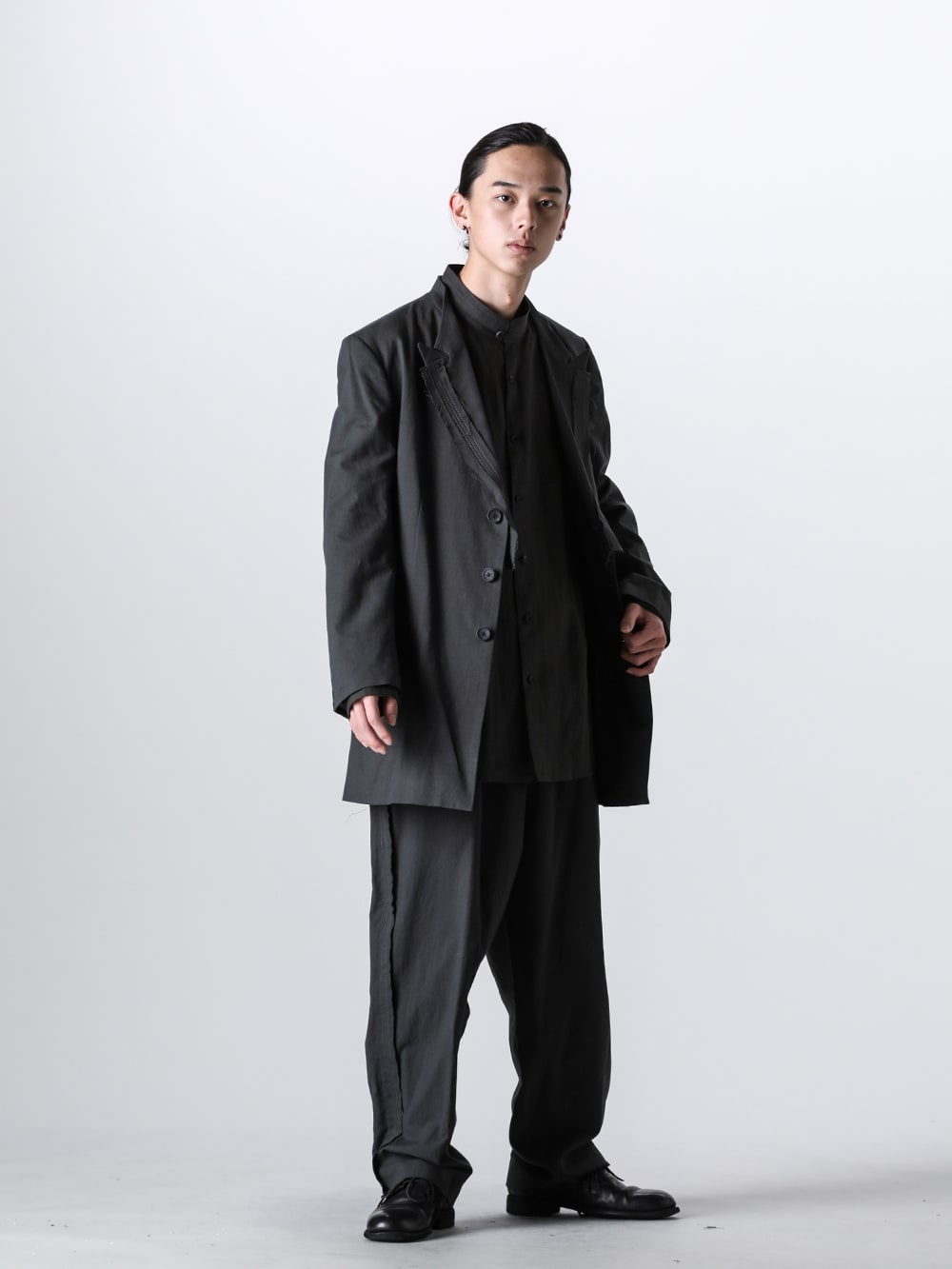 Y's for men / GUIDI 2024SS styling - Set-up with details typical of this season - MS-J07-028(Patting Jacket) MS-B03-503(Stand Collar Contrasting Blouse) MS-P29-028(Decorative Cloth Pants) 792Z(Classic Derby Shoes Double Sole - Horse Full Grain Leather 792Z) - 1-004