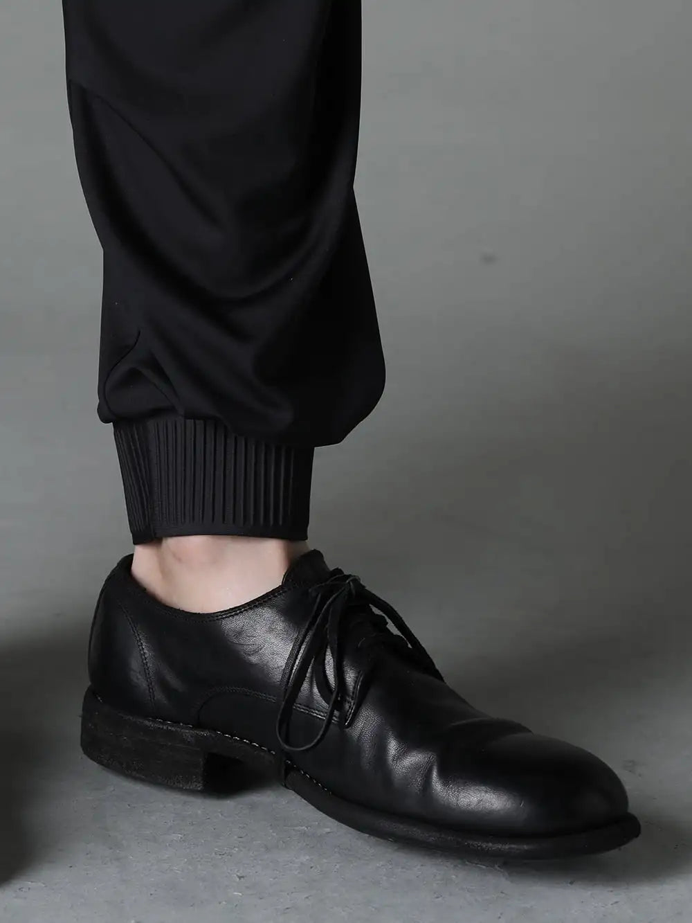 DEVOA 24SS - Relaxed, Effortless Pants for the Unpretentious Adult - PTY-TWTJ Jogger pants hybrid yarn jersey - 992x-black-guidi Classic Derby Shoes Laced Up Single Sole - Horse Full Grain - 992X ブラック 3-004