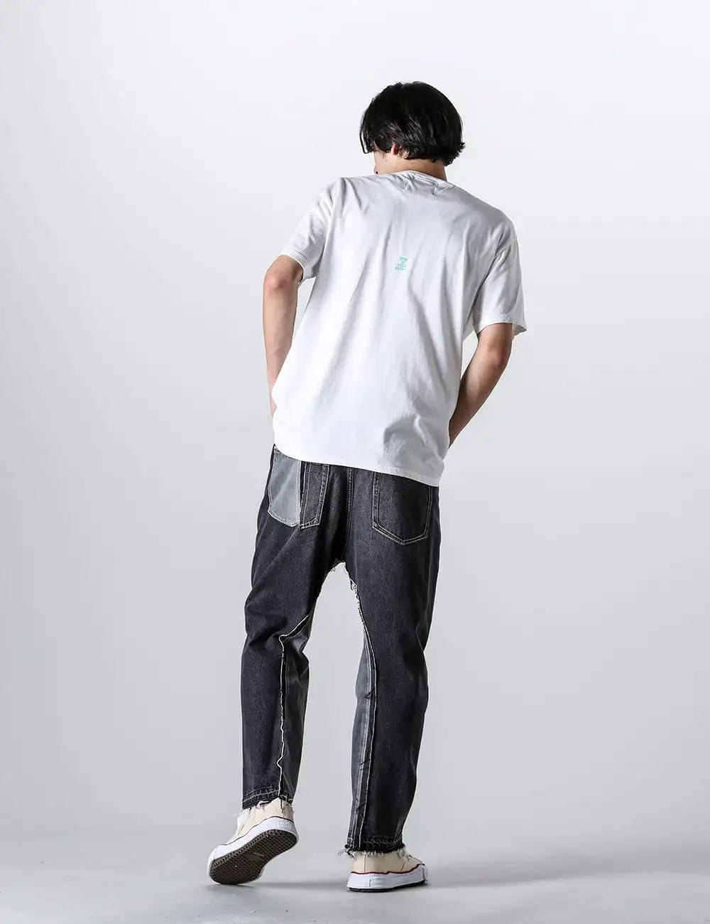RAFU 24SS STYLING -Distinctive 3D silhouette - Rafu033-Band T-shirt A White - 16102-Black_CL-Twisted 3D sarouel denim black CL - A04FW729-Original sole canvas low-cut sneakers 4-003