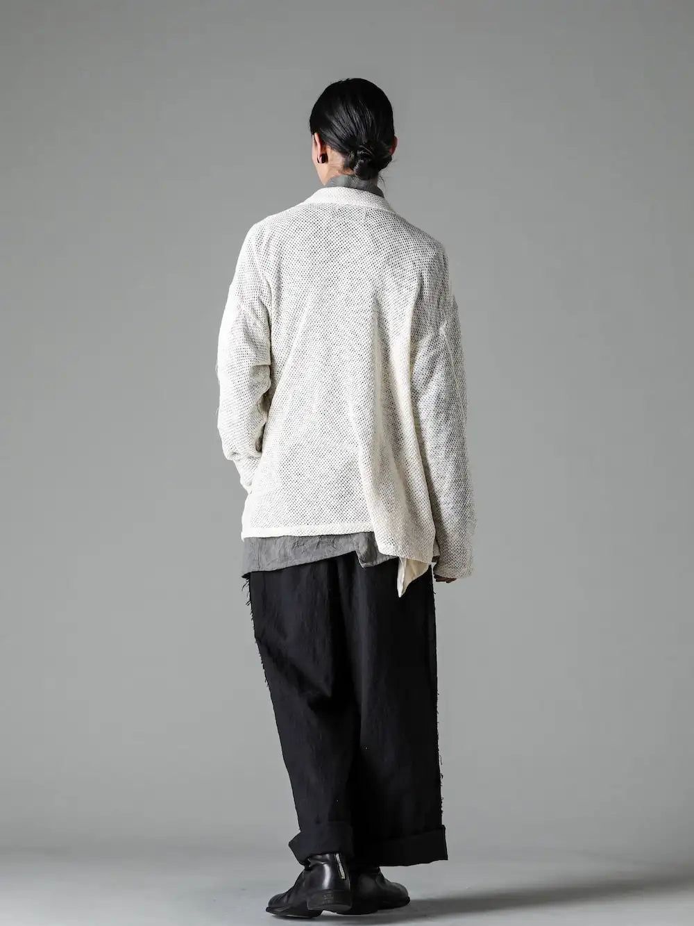 CHIAHUNG SU GUIDI 24SS styling - Soft material, unique color, relaxed silhouette - SS24-MS13-LNK Long Sleeve Mordant Dye Knit Shirt SS24-MS16-CO Asymmetrical Collar Hand Dye Shirt SS24-MP16-CWO Hand Dye Rowing Wide Leg Strausser Back Zip Middle Boots - Horse Full Grain Leather - 988X  1-004