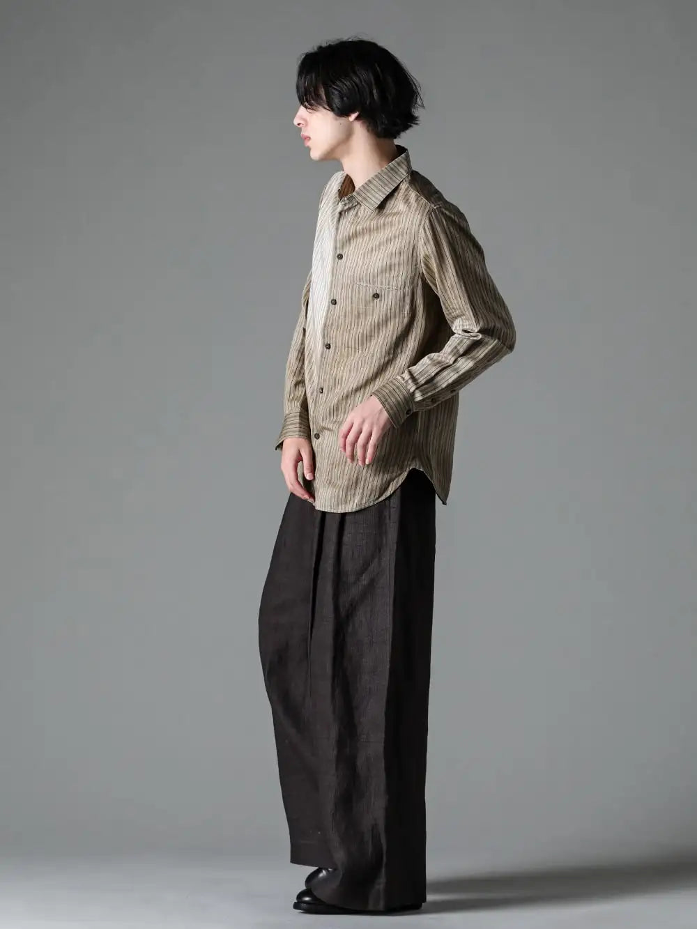 ZIGGY CHEN GUIDI 24SS(Spring-Summer) styling - A simple styling that captures the essence of ZIGGY CHEN's appeal - 0M2410712 Classic Collar Shirt  0M2410520 Extra Wide Leg Trousers Classic Derby Shoes Double Sole - Horse Full Grain - 792Z 1-002