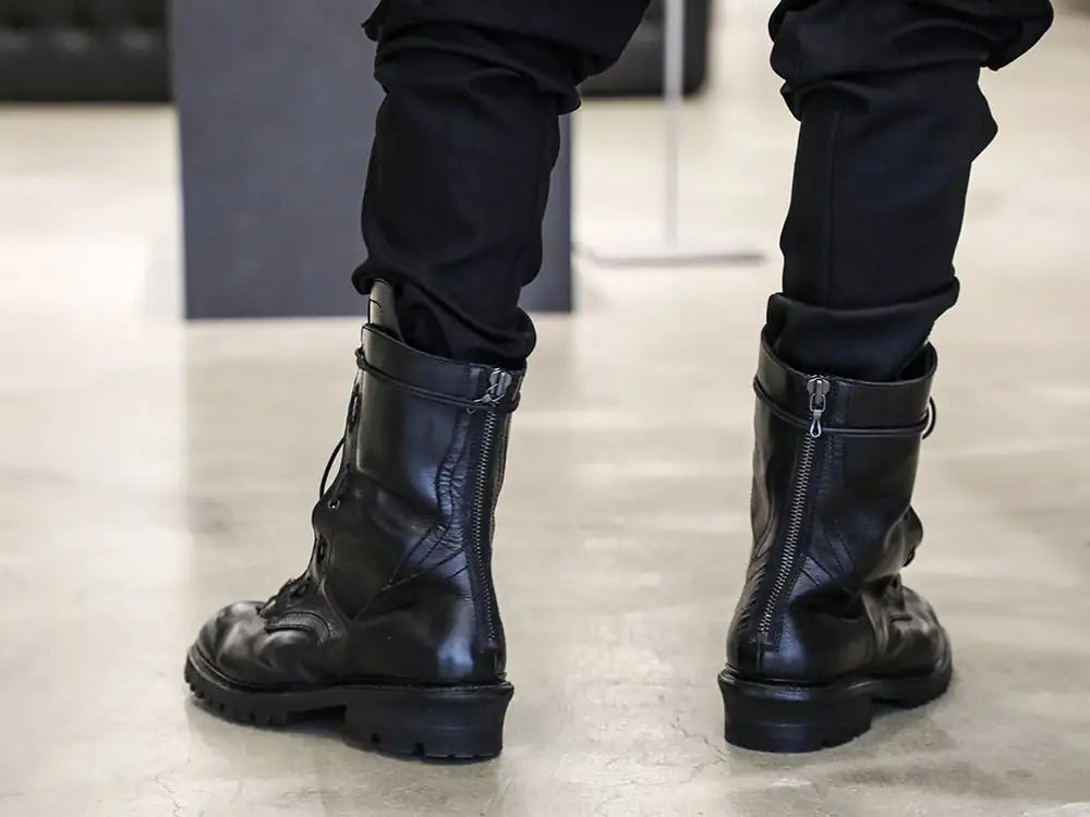 JULIUS 24SS - Gas mask trousers that have been thoroughly pursued - 859PAM3-BK-Black 10.5oz Stretch Denim Gas Mask Skinny Pants - 859FWM1-Black Cow Skin Long Fireman Boots 3-005