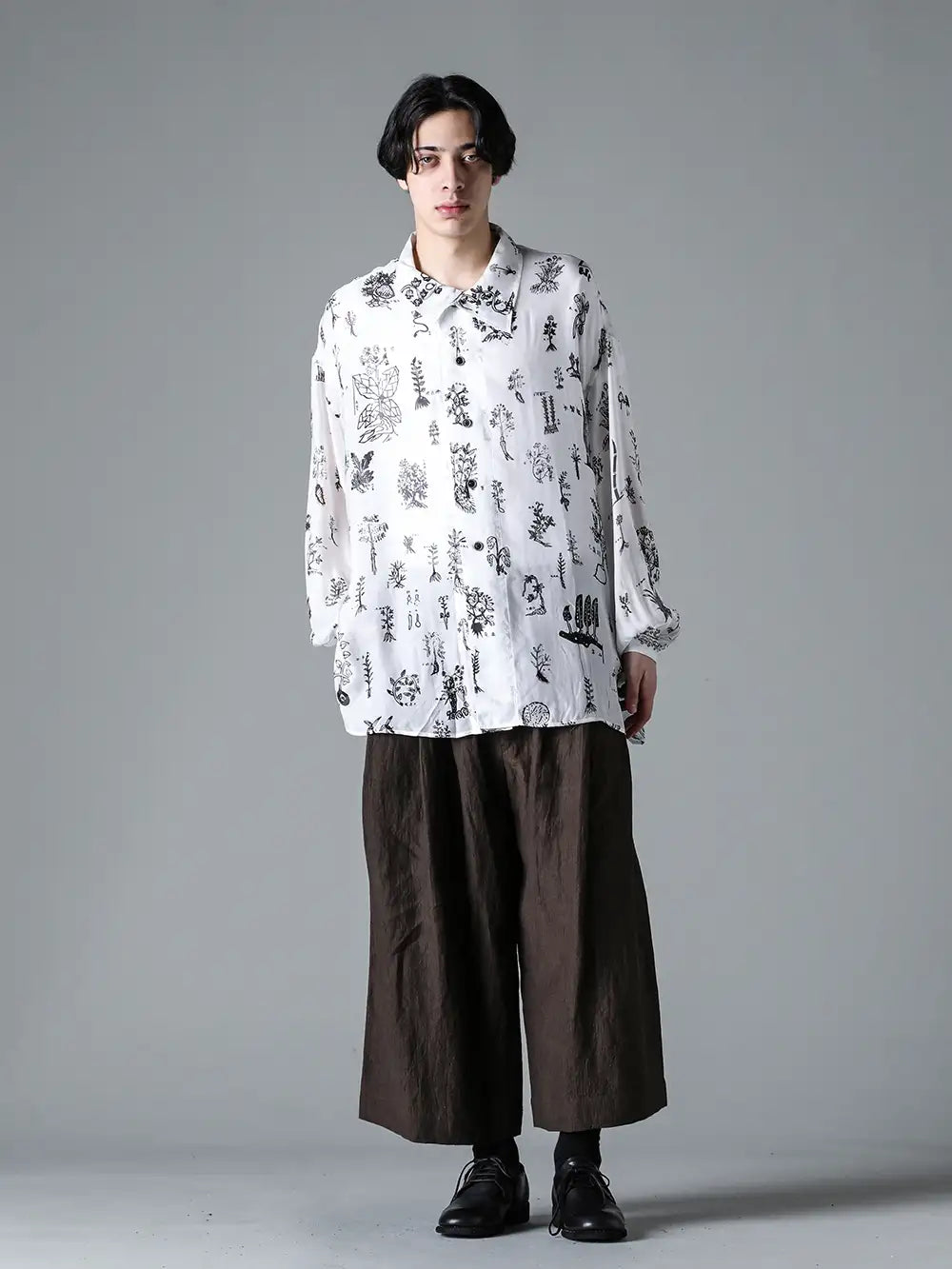 ZIGGY CHEN 24SS - Cropped trouser styles that will be suitable throughout summer. - PTS24M02-2 Chinese Medicine Print LS Shirt - 0M2410509 Pleated Extra Wide Leg Trousers - 992x-black-guidi Classic Derby Shoes Laced Up Single Sole - Horse Full Grain - 992X Black 1-005