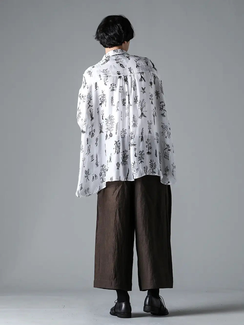 ZIGGY CHEN 24SS - Cropped trouser styles that will be suitable throughout summer. - PTS24M02-2 Chinese Medicine Print LS Shirt - 0M2410509 Pleated Extra Wide Leg Trousers - 992x-black-guidi Classic Derby Shoes Laced Up Single Sole - Horse Full Grain - 992X Black 1-008