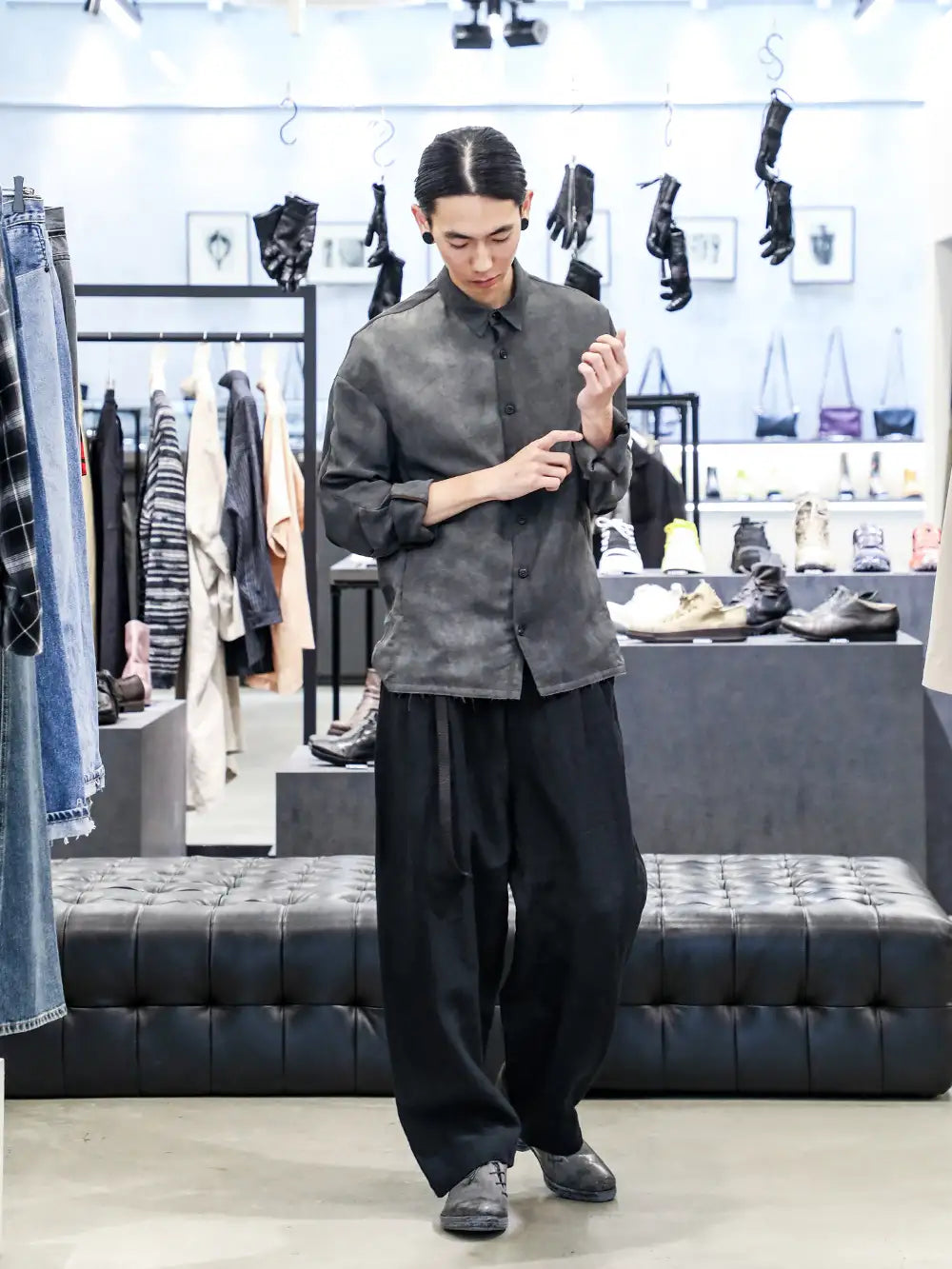 DEVOA Forme D'expression 24SS - JKI-SVLR Jacket High Twist Viscose UP033 / 006B 2 Tucked Wide Leg Pants FWI-GDCT-Fade-Gray incarnation x DEVOA Shoe Horse Leather Garment Dye 4-001