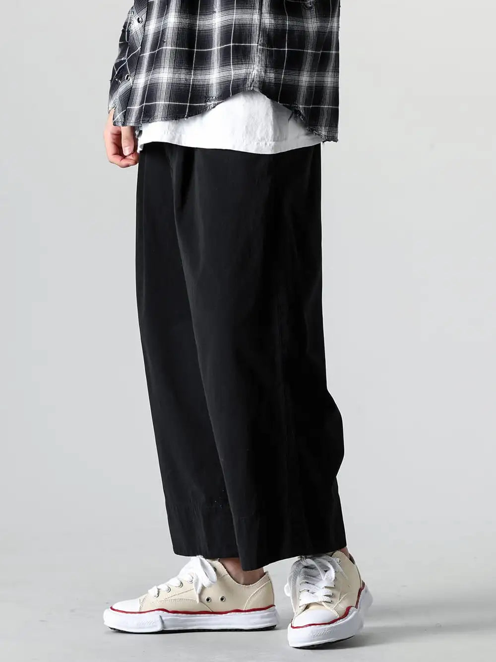 The Viridi-anne 24SS - Wide Cropped Pants with a Great Silhouette - VI-3713-04-Black - Dry Cotton Wide-Cropped Pants Black - A04FW729 - PETERSON Original sole canvas Lowcut sneaker Natural 3-002