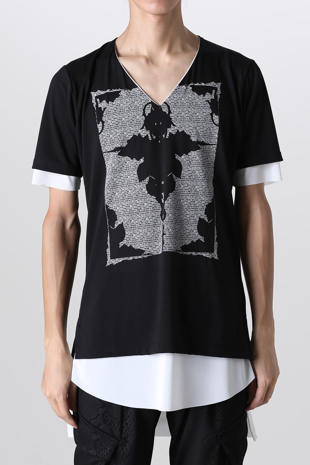Layered T-Shirt kiryuyrik Online Store - FASCINATE ONLINE