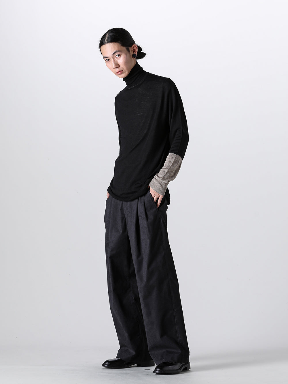 IRENISA 23-24AW - IH-23FW-K007-Black - High Neck Pull Over Knit Black - High Waist Pants - IH-22SS-S001-RC - Leather Shoes 4-001