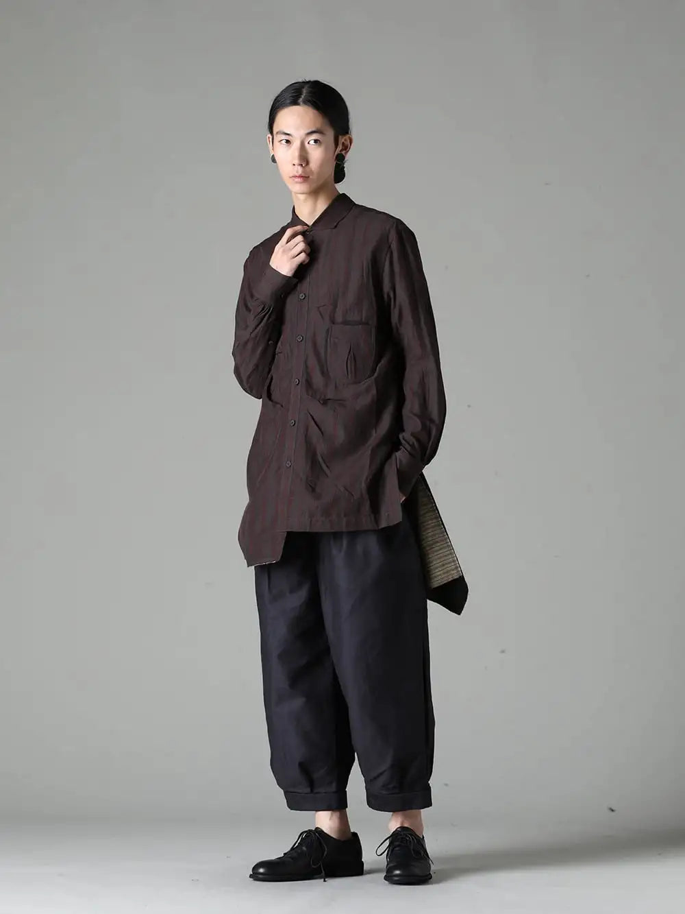 ZIGGY CHEN KLASICA 23-24AW - Unraveling a new dimension of styling with a brand mix - 0M2330709 Asymmetric Back Pleats Shirt - 23C-TRS-074-GOSSE-SMS Tucked x2 Trousers GOSSE Moleskin Cotton - 992x-black-guidi Classic Derby Shoes Laced Up Single Sole - Horse Full Grain - 992X Black 1-002