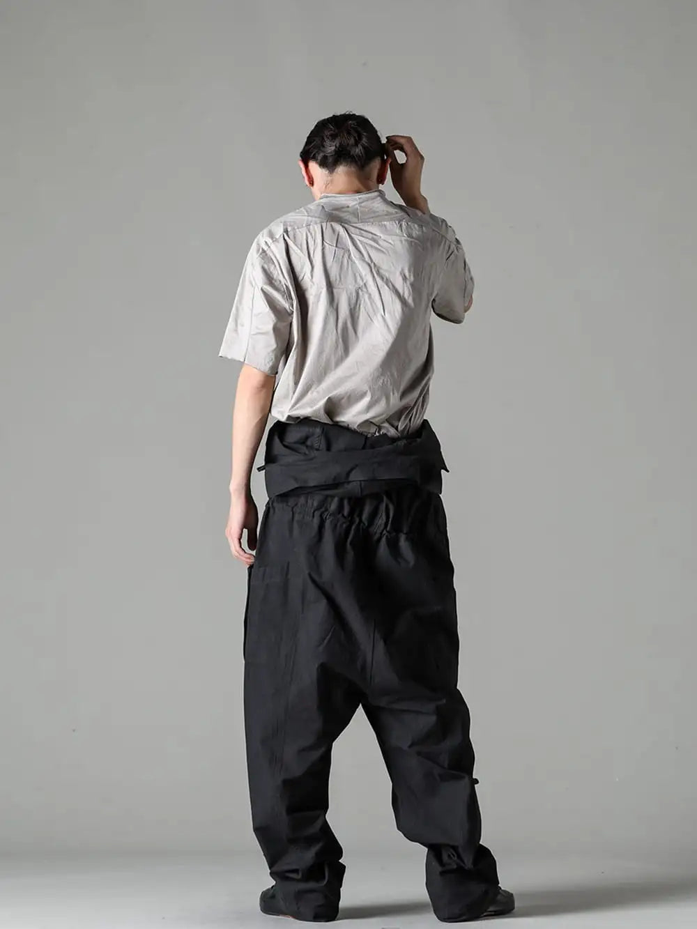 O PROJECT 23-24AW - Opting for black gives a refined, modish vibe - O16JS1-Black-Eggplant Grey-ジャンプスーツ デンスドビークロス ブラック - T3-vlljc-beige-エクストラロング ステープル コットン ショートスリーブ Tシャツ ベージュ - Handsewn-Classic-Lo-ハンドソーン クラシック ロー 4-008