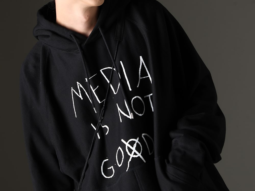 タカヒロミヤシタ ザソロイスト 2023-24AW - Hoodie with Artistic Text Design - soc.0017(オーバーサイズ フーディー media is not go⨂d. type 2) - 2-004