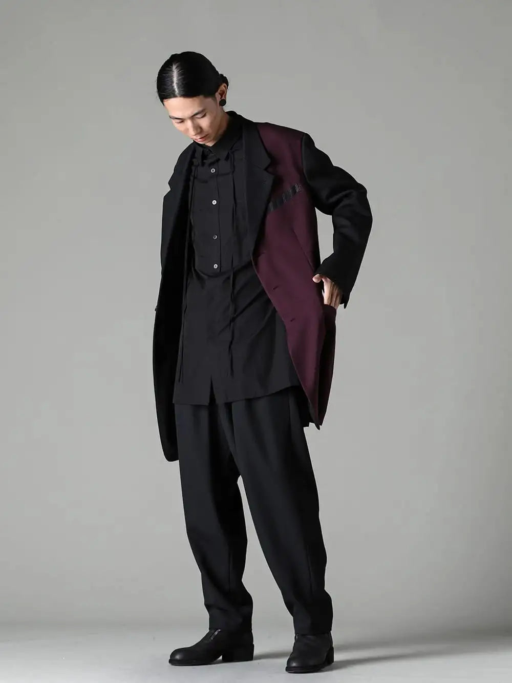 Y's for men - ワイズ フォーメン 23-24AW - MJ-J08-810 - コンビネーション ジグザグステッチジャケット - MJ-B07-017-Black - ストリングパネル ポケットブラウス ブラック - MJ-P16-134 - パネルサスペンダーパンツ - HJ-E23-774 - ヨウジヤマモト × グイディ フロントジップブーツ 4-001