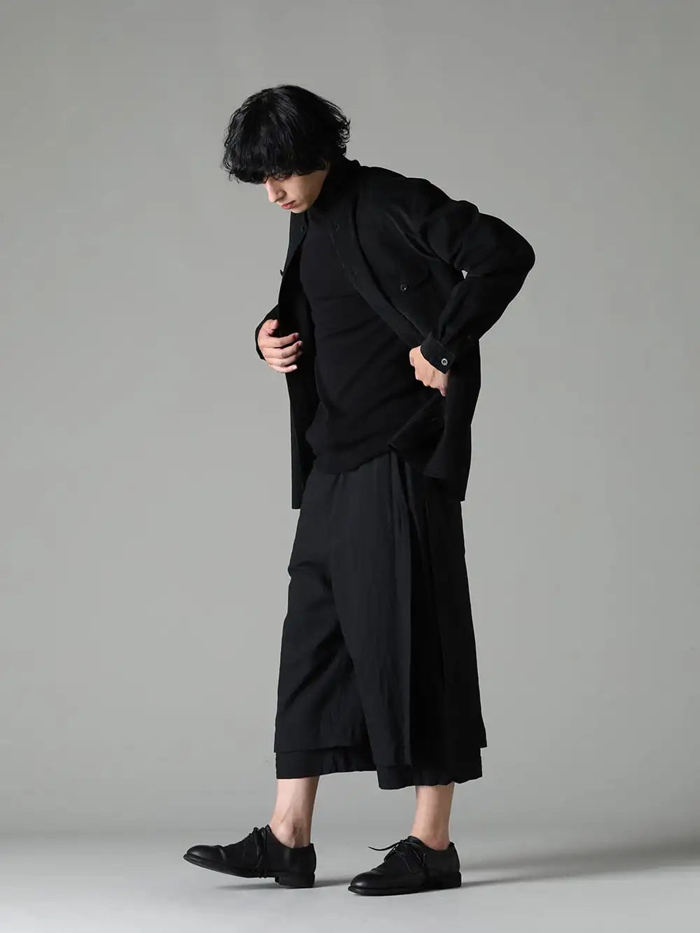 NOUSAN KLASICA 23-24AW - Expressing chic yet playful styling for the autumn and winter season. - collarless-pocket-shirt-A collarless pocket shirt corduroy - A - A - super-fine-wool-sweater super fine wool sweater turtleneck Black - 23C-TRS-067-VENT Wrap Pants VENT - 992x-black-guidi Classic Derby Shoes Laced Up Single Sole - Horse Full Grain - 992X Black 1-006