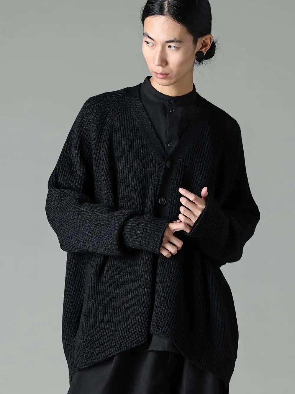 O PROJECT 23-24AW  - O PROJECT - 23-24AW collection Style #2 - O16KN2-KNITTED CARDIGAN Black - O16SRT1-BASIC SHIRT Wool Cotton Linen Shirting Black 2-006