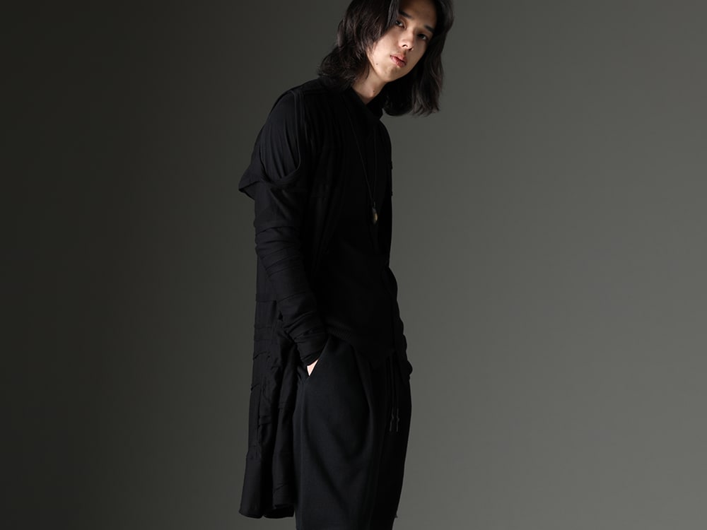 nude:masahiko maruyama / JULIUS / Parts of Four 2023-24AW - Coordinates mainly with nude:masahiko maruyama's cardigan - NU-1714(Long Cardigan) 837KNM1(Wool Viscose High Neck Knit) R-909-KA-RQ(Chrysalis Necklace Cremaster Emergence, Rutilated Quartz KA+RQ) - 2-002