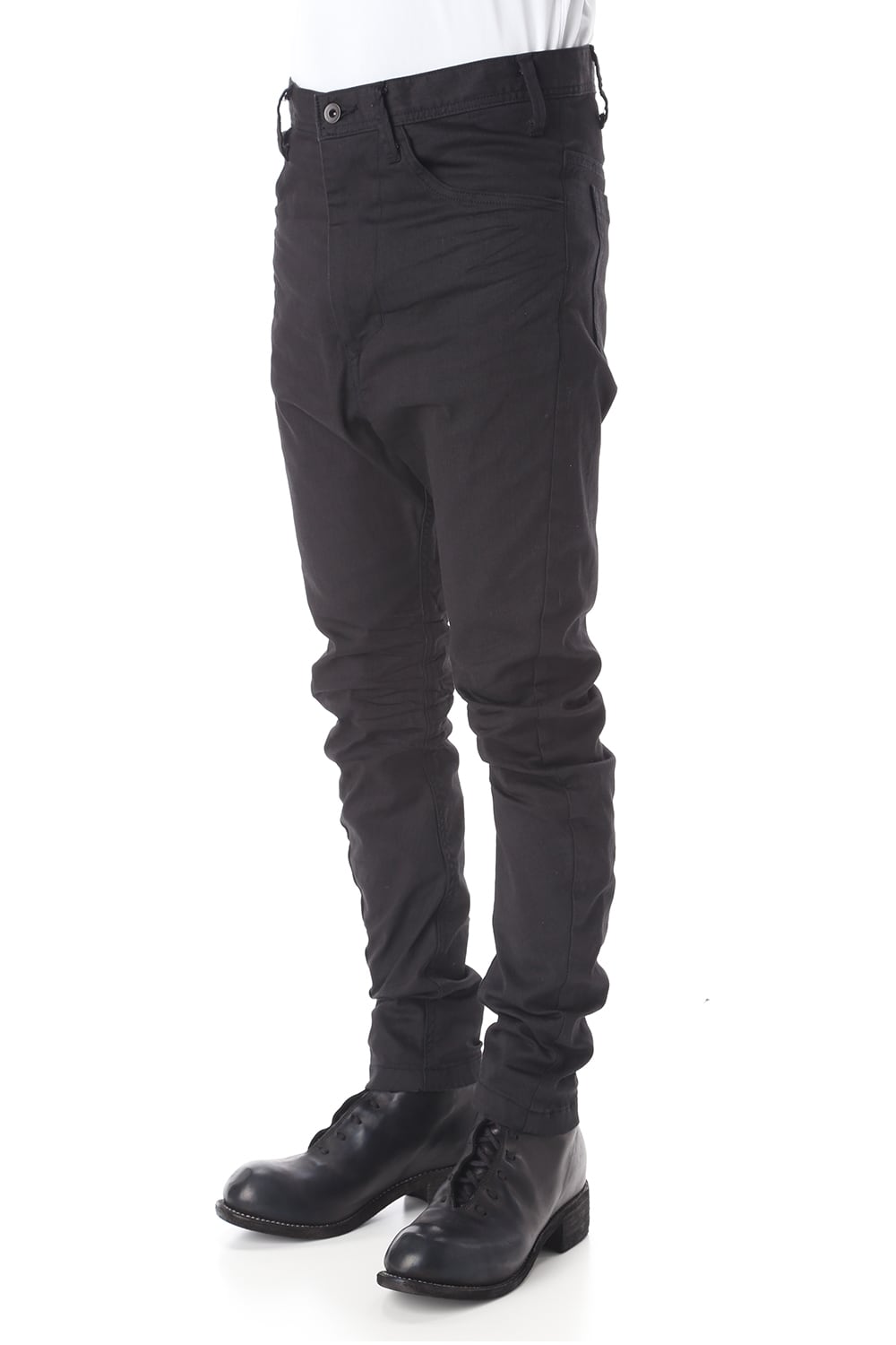 julius-707pam7-bk | CURVED SLIM JEANS Black | JULIUS | Online