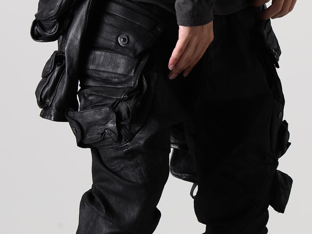 JULUUS 2023-24AW - JULIUS 7th item from the 2023-24AW collection has been delivered! Now on sale in stores and mail order! - 839PAM3-C(10.5oz Stretch Denim Coated Gas Mask Cargo Pants) - 1-009