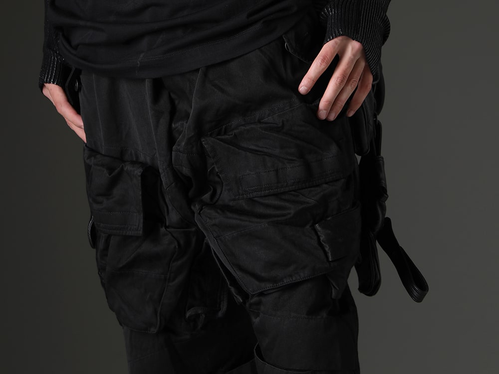 JULIUS 2023-24AW - Balanced Design and Functionality in Cargo Pants - 837PAM12-Black(Military Cargo Wide Pants Black) - 3-004