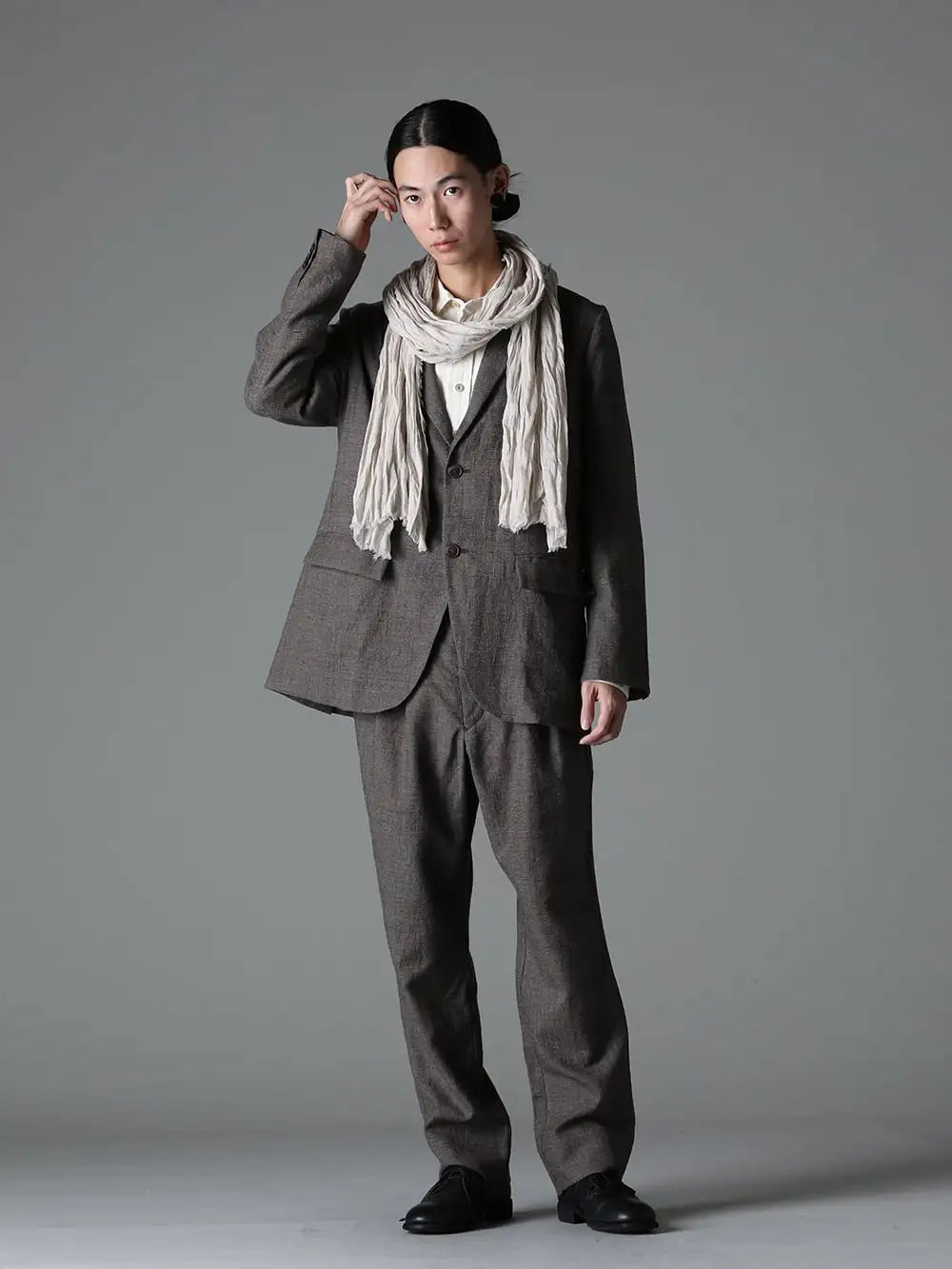 NOUSAN 23-24AW - Soft and warm comfort of wool linen - NOUSAN's most standard set up style - johan 2 botton jacket - Stole-No-1 Stole linen gauze beige - 23C- CLS Mk03 -CSN-CLS - Mk03 Regular Collar fine Stitched Shirts CLS - Mk03 - insel insel tucked trousers - C - 992x-black-guidi Classic Derby Shoes Laced Up Single Sole - Horse Full Grain - 992X Black 1-001