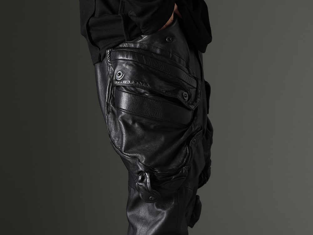 JULIUS 2023-24AW - 839PAM5(Lamb Leather Gas Mask Cargo Pants) - 2-006