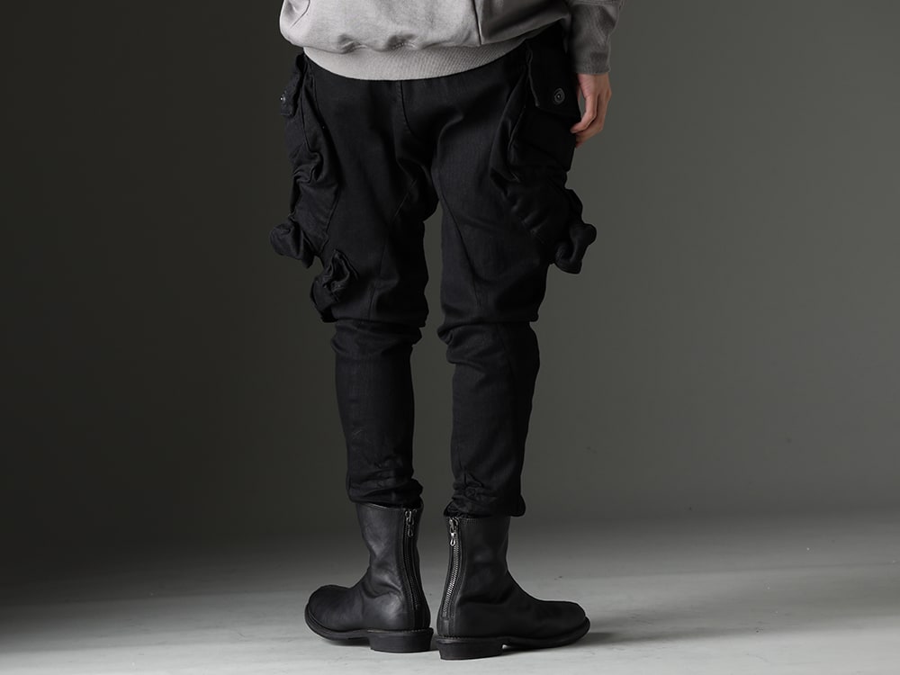 JULIUS 2023-24AW - 839PAM3-BK(10.5oz Stretch Denim Gas Mask Cargo Pants) - 5-003