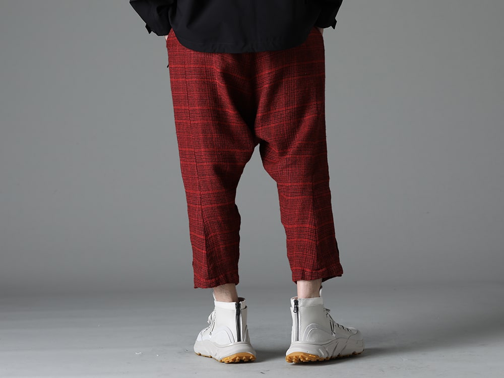 The Viridi-anne 2023-24AW - Red Check Pants to Accentuate the Styling - VI-3650-04(Wool/Linen Chech Drop Crotch Trousers) VI-3686-09-Ivory(Sneakers Ivory) - 3-003