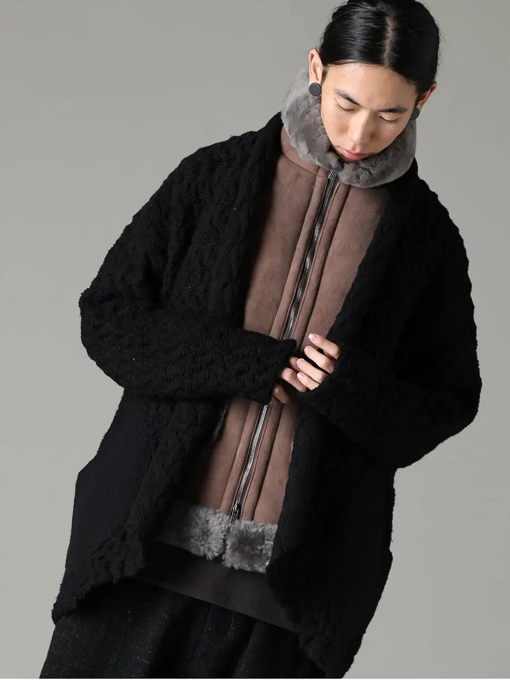 DEVOA 23-24AW  - Knit cardigan with jacket elements - KTS-MWHC-Black Handmade Knit Wool Black LEE-GLMV-Warm Gray High neck vest Sheepskin worm gray CSC-HDC3-Dark Chocolate Long Sleeve Soft Jersey Dark Chocolate 2-001