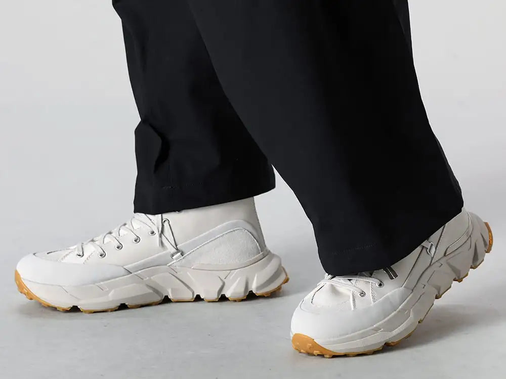 The Viridi-anne  23-24AW - Cargo trousers with a super wide silhouette full of ACRONYM style! - P30AL-DS - Ultrawide Cargo Trousers Schoeller Dryskin+3xDry - VI-3686-09-Ivory - Sneakers Ivory 3-005