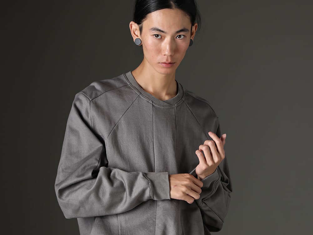 JULIUS 2023-24AW - 837CUM1 Coated Sweat Seamed hoodie Black - 837CUM2-Gray(Coated Sweat Seamed Pullover Black Gray) - 4-010