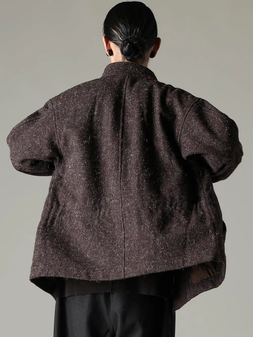 ZIGGY CHEN DEVOA 23-24AW  - Balancing Military Imagery with a Short Coat - 0M2330905 Funnel Neck Short Coat KTS-CCTL-Chocolate Knit long sleeve cotton / cashmere Chocolate 2-002