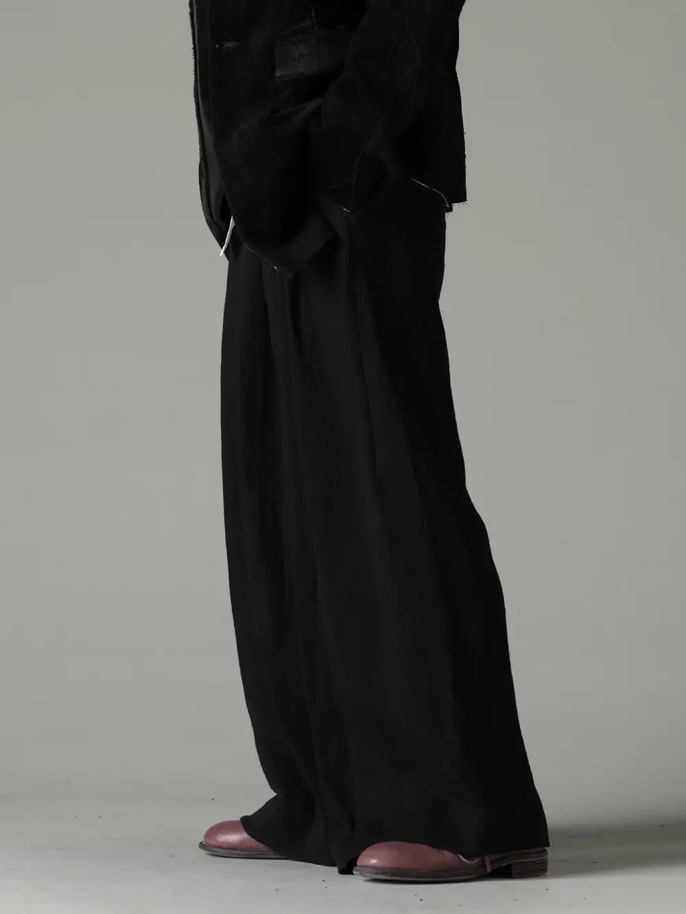 OLUBIYI THOMAS 23-24AW - Extra wide pants harmonize with a tailored jacket - TROUSERS#76 TROUSERS#76 Black Riged Linen - 992X-CO149T Classic Derby Shoes Laced Up Single Sole - Horse Full Grain - 992X CO149T 3-004