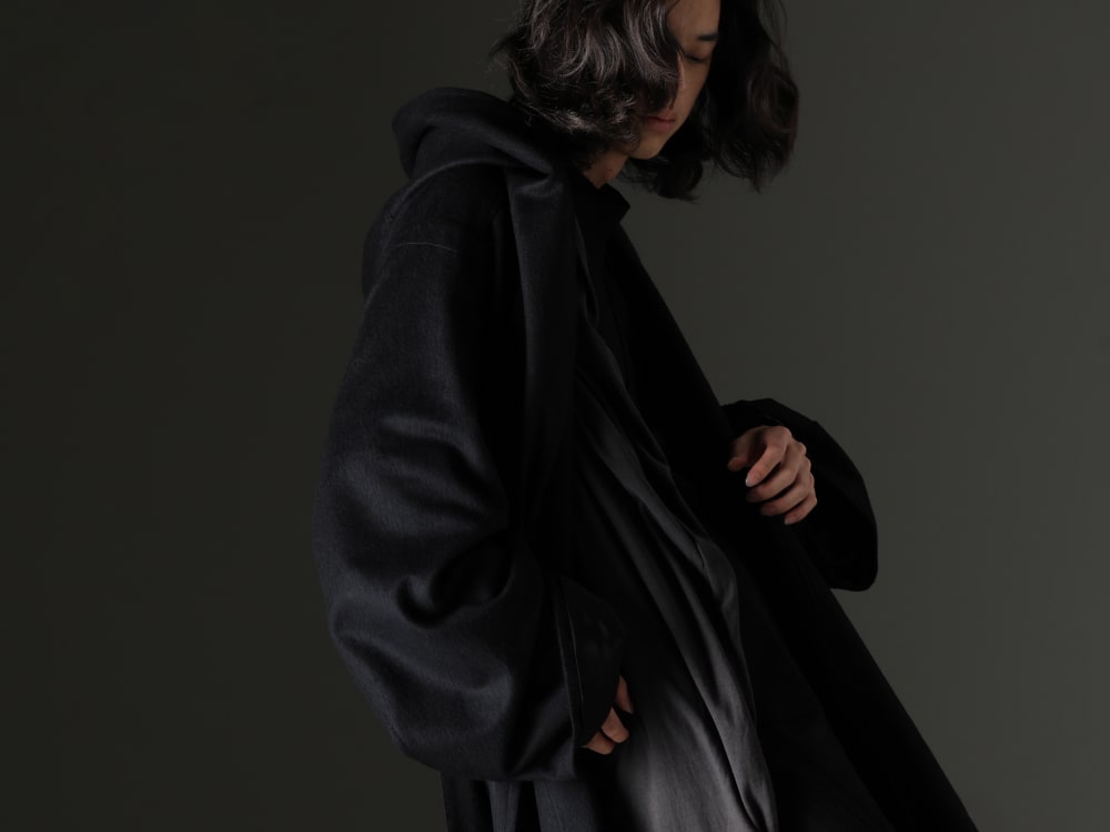 JULIUS 2023-24AW - Proposing a Stylish Look with an Oversized Coat for Enjoying Drapery - 837COM2(Warp Knit Melton Oversized Coat) - 2-002