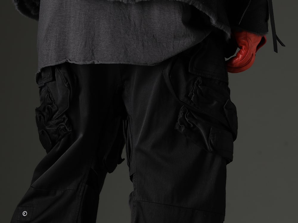 JULIUS 2023-24AW - JULIUS' new cargo pants Military Cargo Wide Pants that can be worn in different silhouettes! - 837PAM12-Black(Military Cargo Wide Pants Black) - 3-005