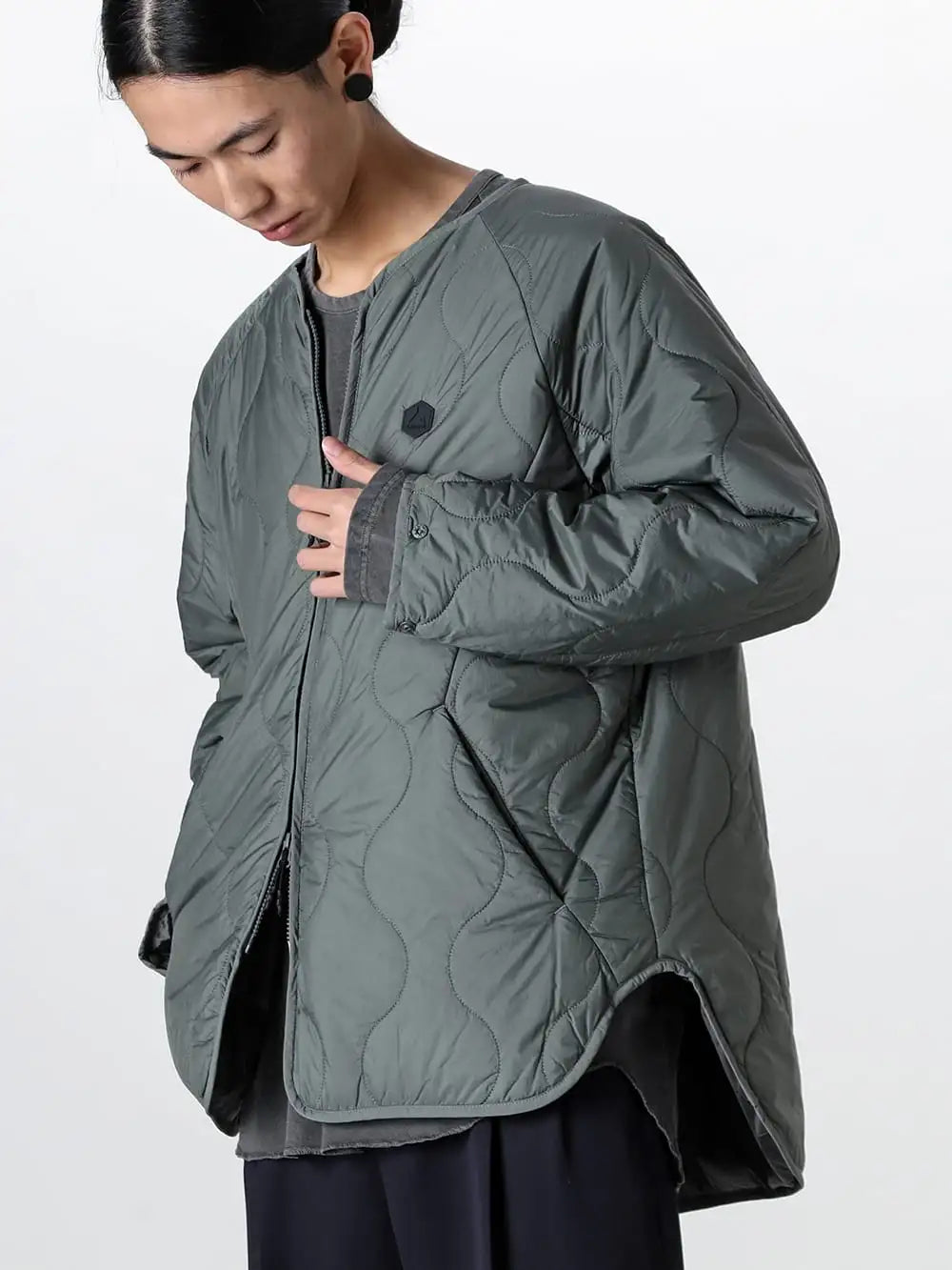 LANTERN 23-24AW  - Heating Inner Blouson with a Design Based on the U.S. Army Liner Modernized for Today's Fashion - MNA-LAN-02-Foliage - Heating Inner Quilt Blouson Foliage - CM-2701 - Pigment Crew Neck L/S 2-005