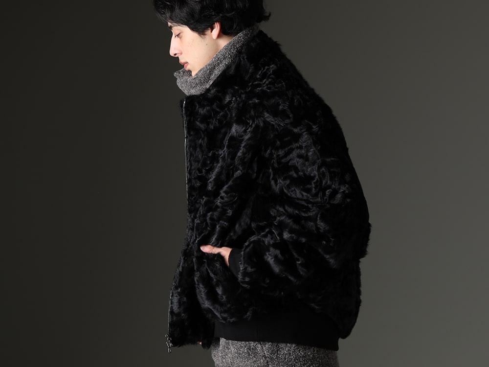 JULIUS 2024SS - Sophisticated Black with a Grown-Up Charm - 837BLM8(Lamb Hair Blouson Red) - 2-002