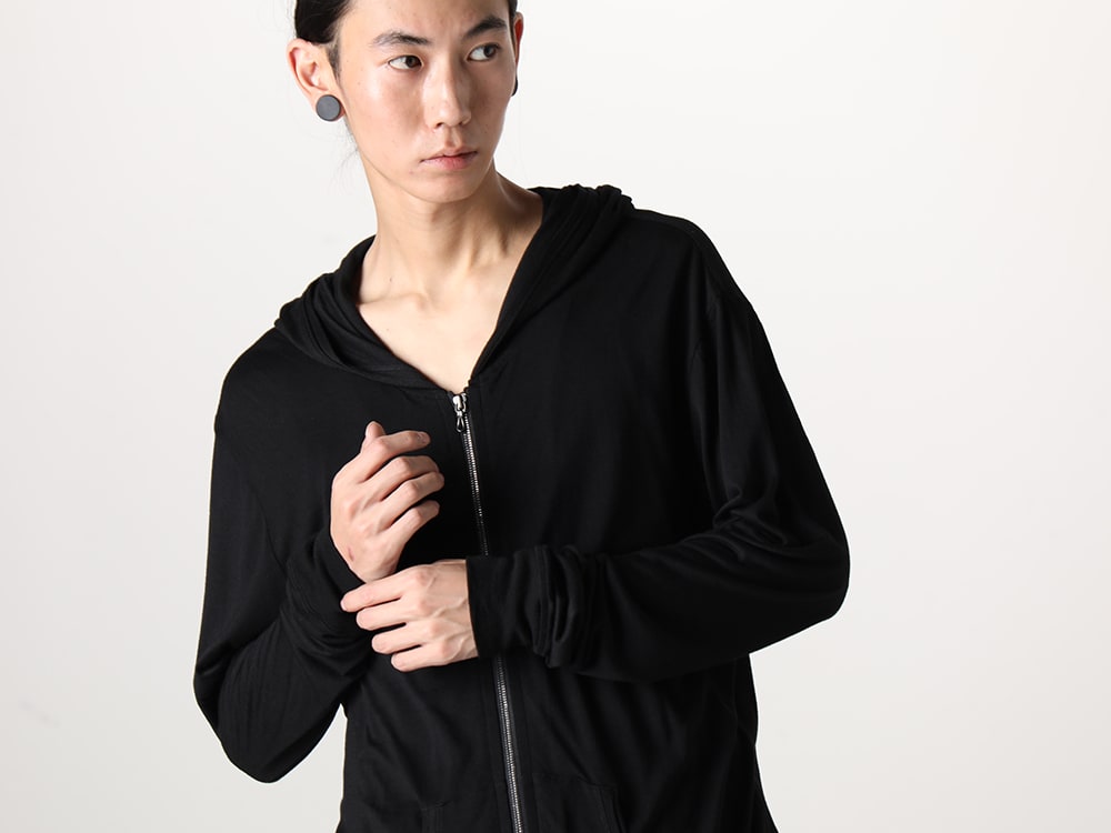 JULIUS 2024SS - Maintaining Brand Essence While Elevating the Design - 859CUM1-Black(Rayon / Silk Jersey Cut & Sewn for Male 859CUM1) - 2-004