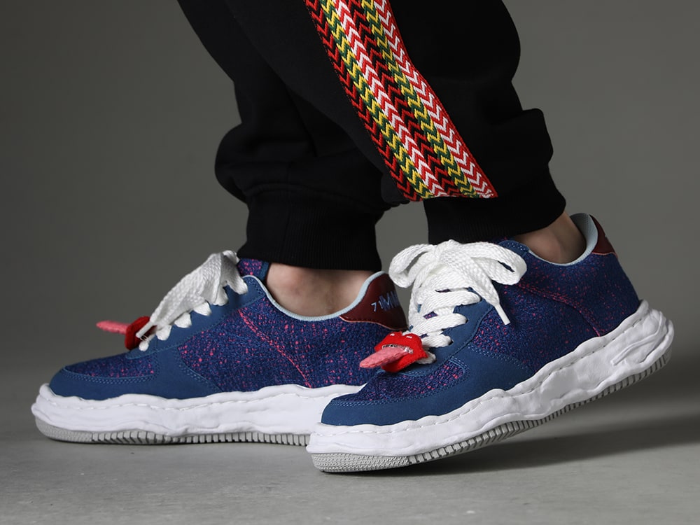 MIHARA YASUHIRO 2023-24AW - 71 MICHAEL × Maison MIHARA YASUHIRO Embroidery WAYNE With Brooch - MC233F002M-Blue(71 MICHAEL×MIHARA YASUHIRO Sneaker EMBROIDERY WAYNE With BROOCH Blue) - 6-004