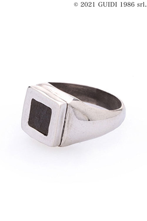 G-AN09 - Square Leather Motif College Ring - Guidi