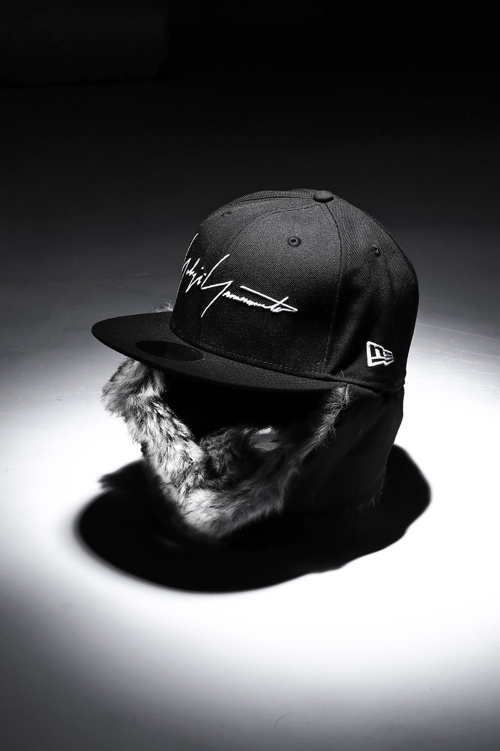 新到着 Yohji Yamamoto NEW ERA ドッグイヤー ロゴキャップ - 帽子