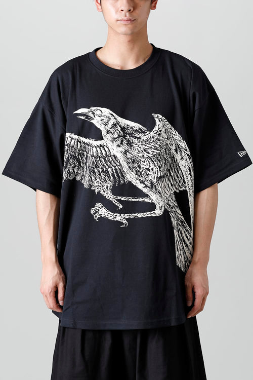 New Era × Yohji Yamamoto Crow Print Round Hem Short Sleeve Tee - Yohji Yamamoto