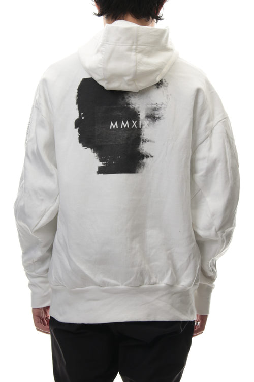 SEAMED SLEEVE PRINT HOODIE Off - JULIUS