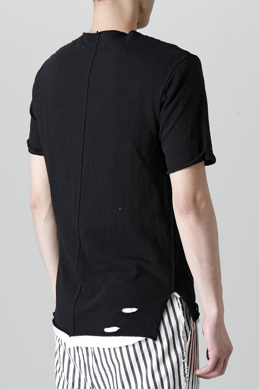 L26-Black-White | Layered Cutsew 5th C-Neck Broken Black/White