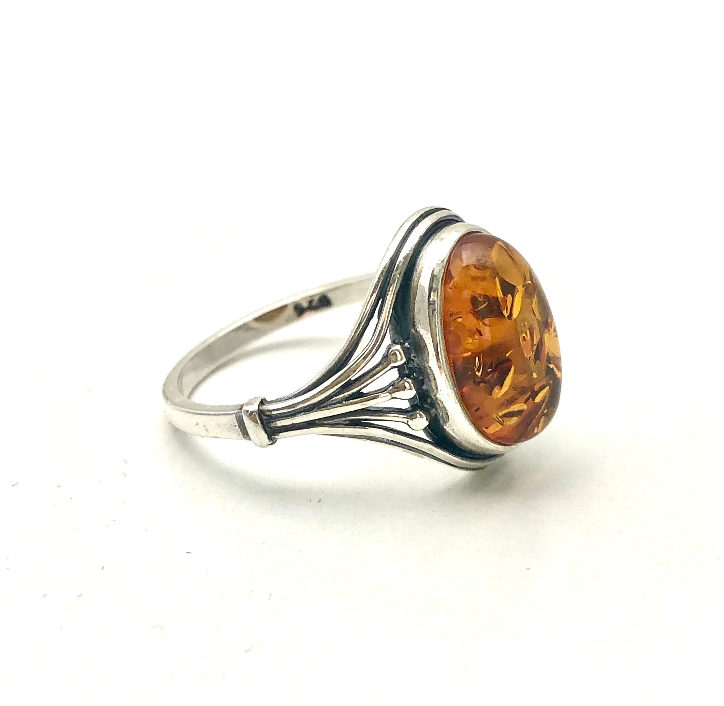 OVAL HONEY AMBER ANTIQUE RING